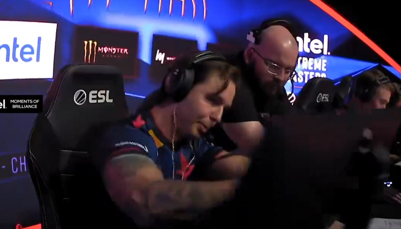 CS2成都IEM遊戲崩潰A隊遭淘汰:阿湯哥怒砸顯示器 CS2成都IEM遊戲崩潰A隊遭淘汰:阿湯哥怒砸顯示器