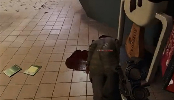 《嚴陣以待》血液是白色說明