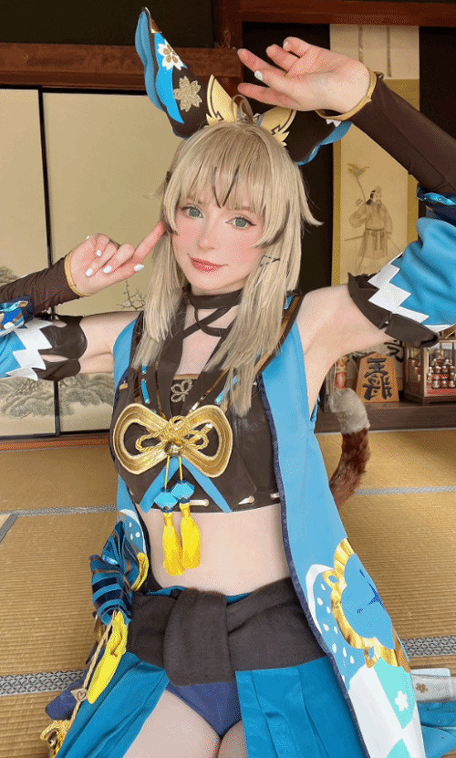 艾什莉體模COS《原神》貓女綺良良 黃髮綠眼小尾巴！