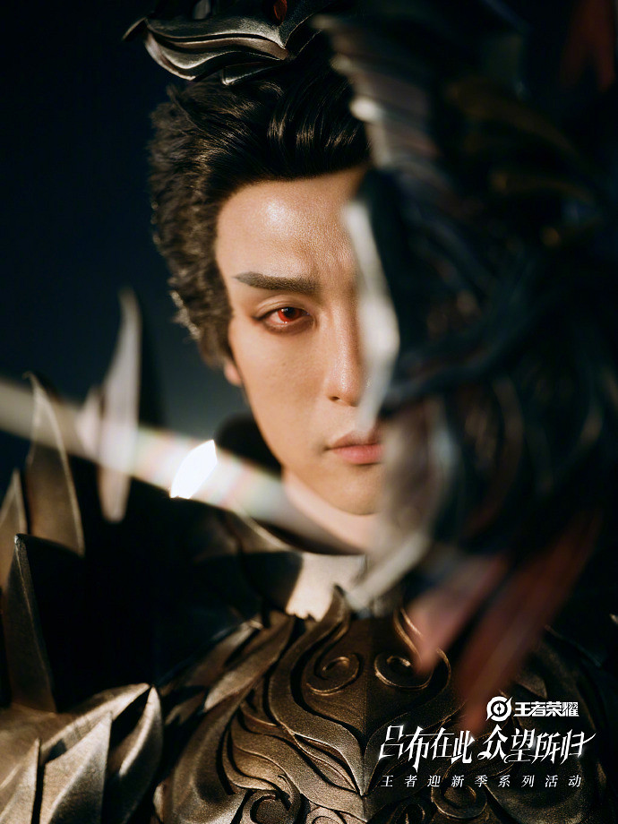 孫藝洲連動《王者榮耀》COS呂布 身披鎧甲手持戰戟! 孫藝洲連動《王者榮耀》COS呂布 身披鎧甲手持戰戟!