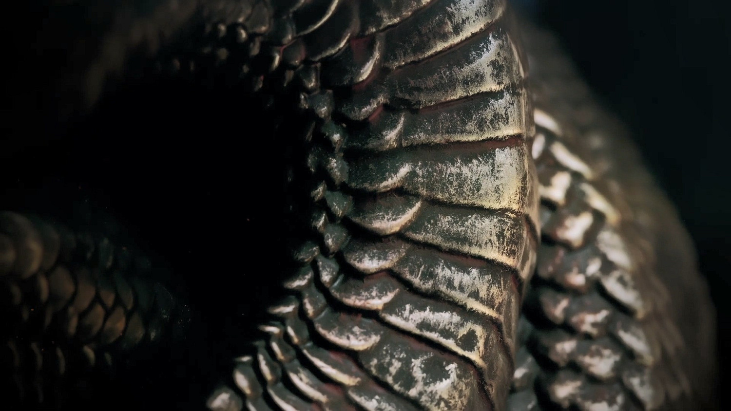 《艾爾登法環》“穿刺者”梅瑟莫1:1頭盔 賣1394元超還原