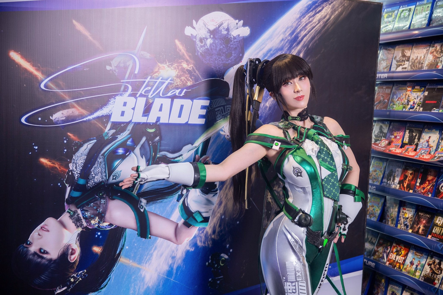 《劍星》印尼發布會伊芙COS成熱點：性感身材超可愛！