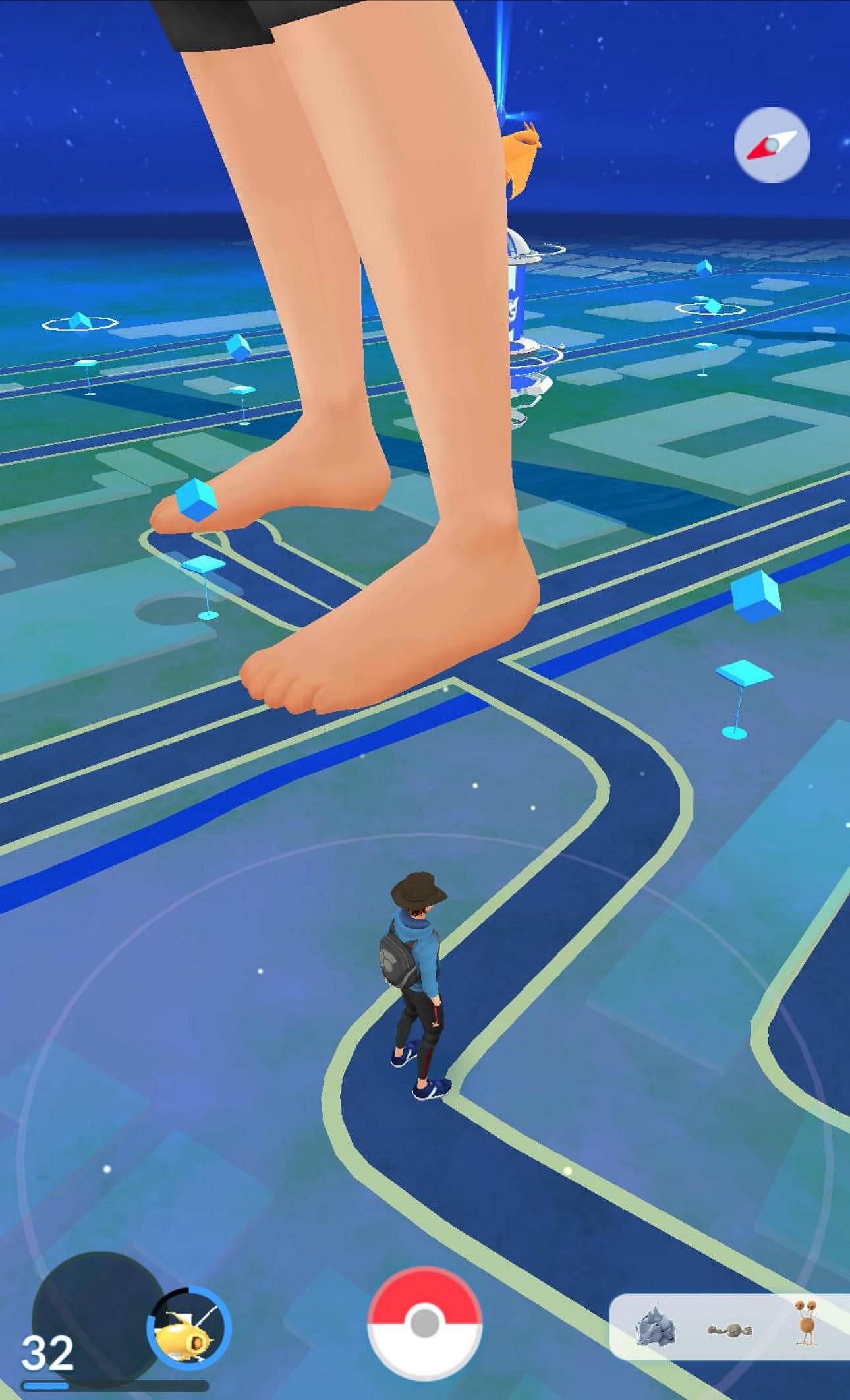 《寶可夢GO》更新更新檔引發新bug 玩家形象極巨化! 《寶可夢GO》更新更新檔引發新bug 玩家形象極巨化!