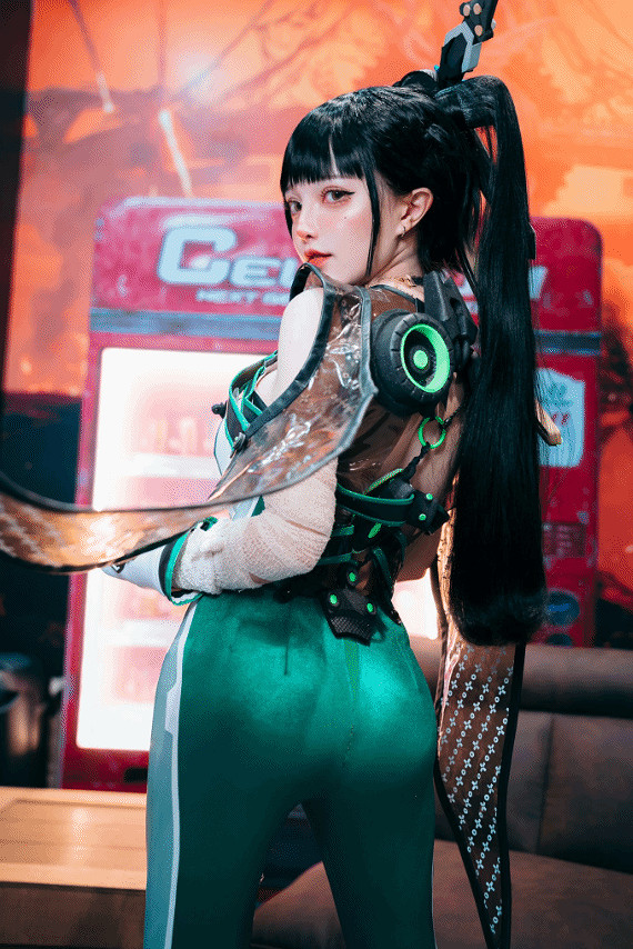 國外美女受邀COS《劍星》女主伊芙 長相甜美可愛! 國外美女受邀COS《劍星》女主伊芙 長相甜美可愛!