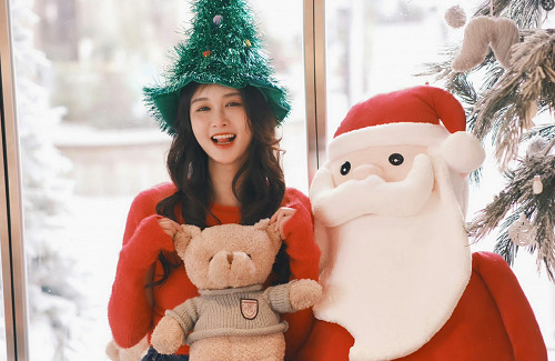 5月15日 Steam發售《美女，應接不暇》：情感互動與AI完美結合