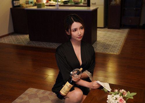 5月15日 Steam發售《美女，應接不暇》：情感互動與AI完美結合