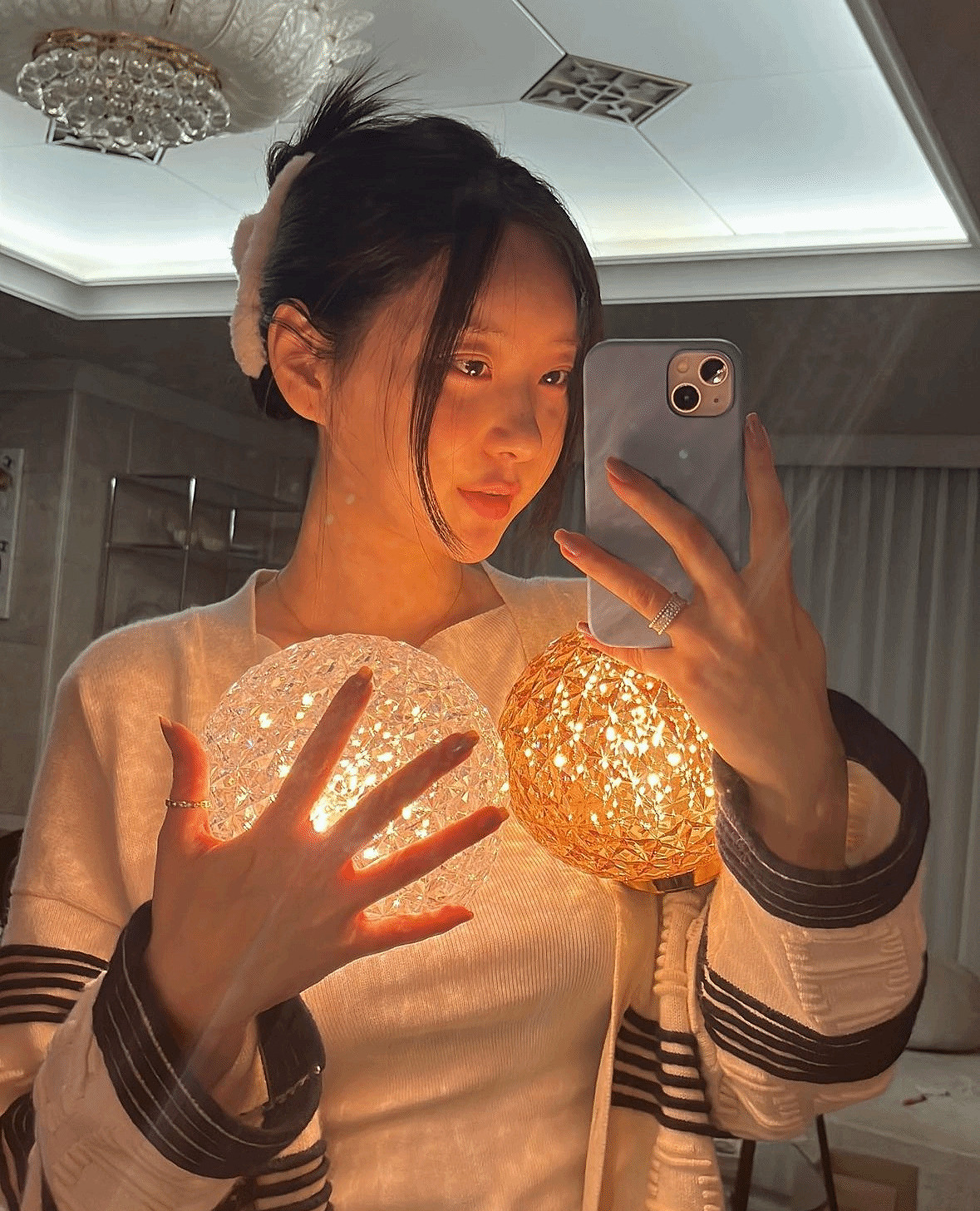 《劍星》女主體模分享掃描現場 窄肩細腰大長腿美翻