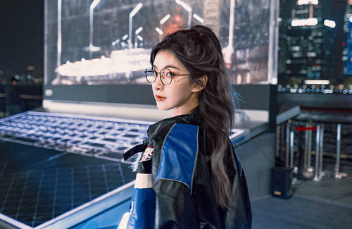 薛之謙現場誇長得漂亮的女生，竟是《美女，應接不暇》的女主！