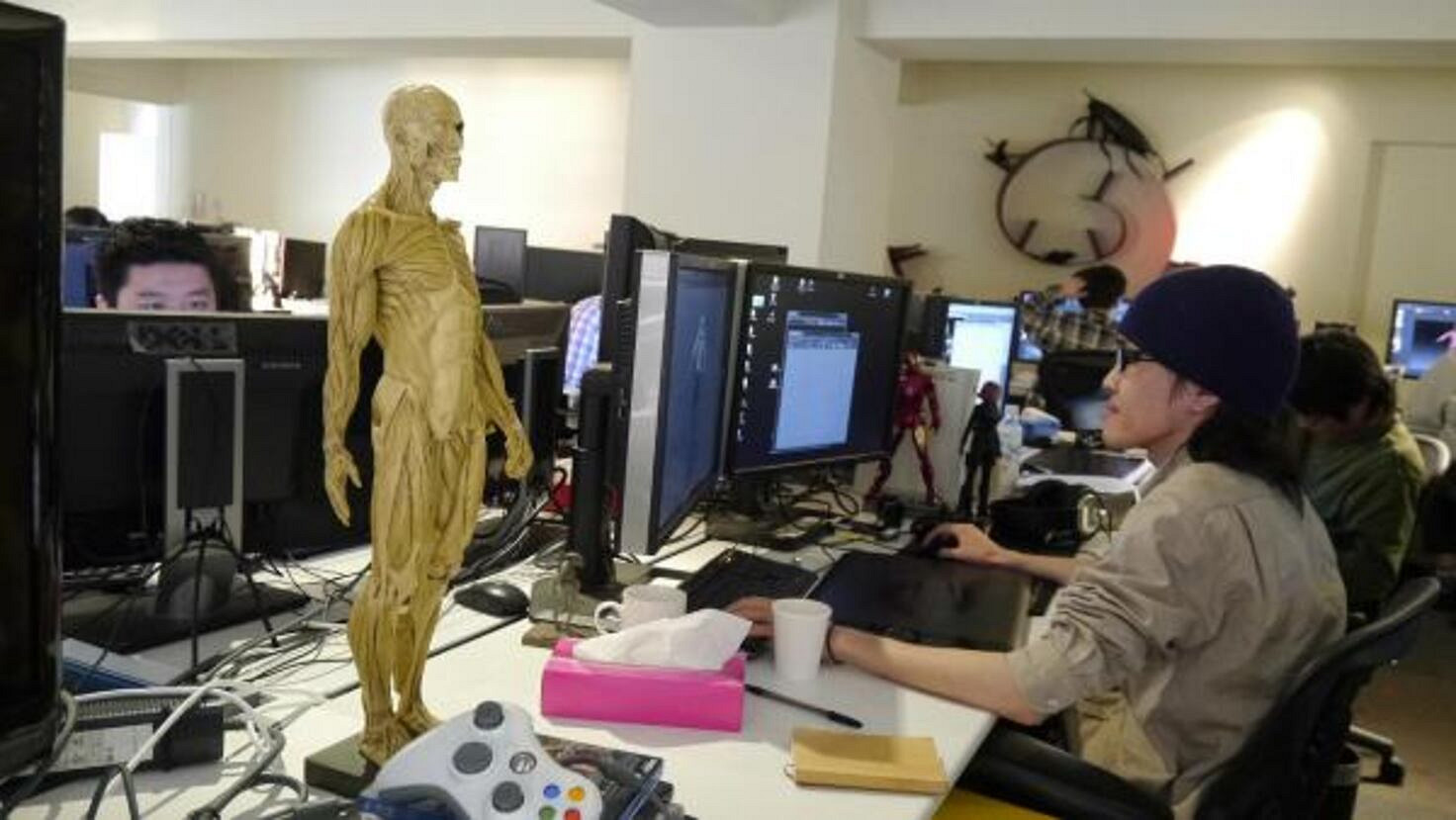 笑死！玩家將斯賓塞P成《P 的謊言》封面主角