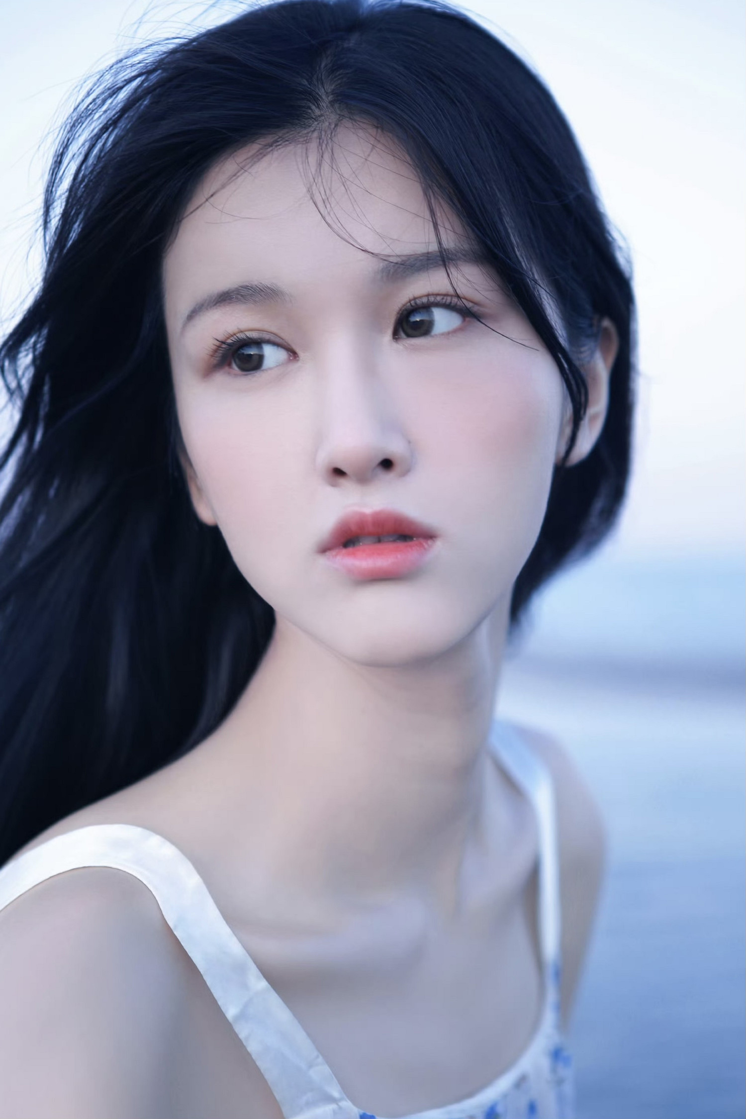 5月15日，《美女，應接不暇》互動影遊，讓你的職場鬥爭與戀愛瞬間更真實