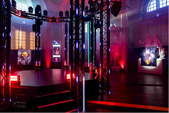 《Den of Wolves》攜手藝術家Issa Salliander，打造遊戲內獨特面具