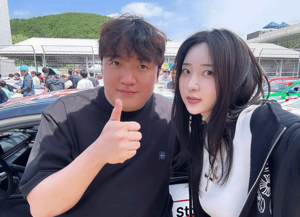 《劍星》伊芙體模曬多張日常照：賽車場進行打卡合影