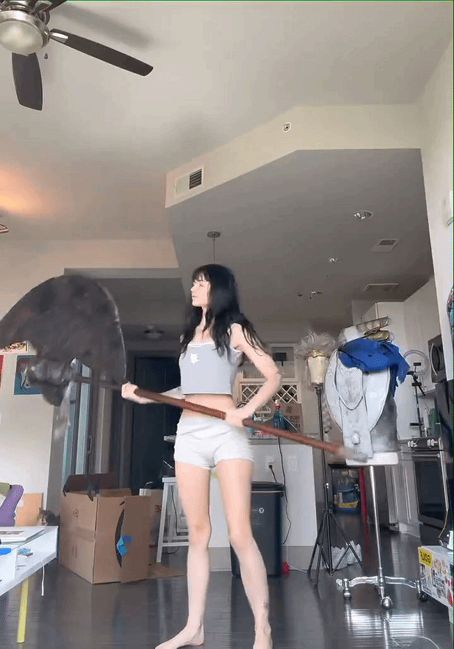 飯製《艾爾登法環》葛孚雷的巨斧 尺寸巨大比小姐姐還高