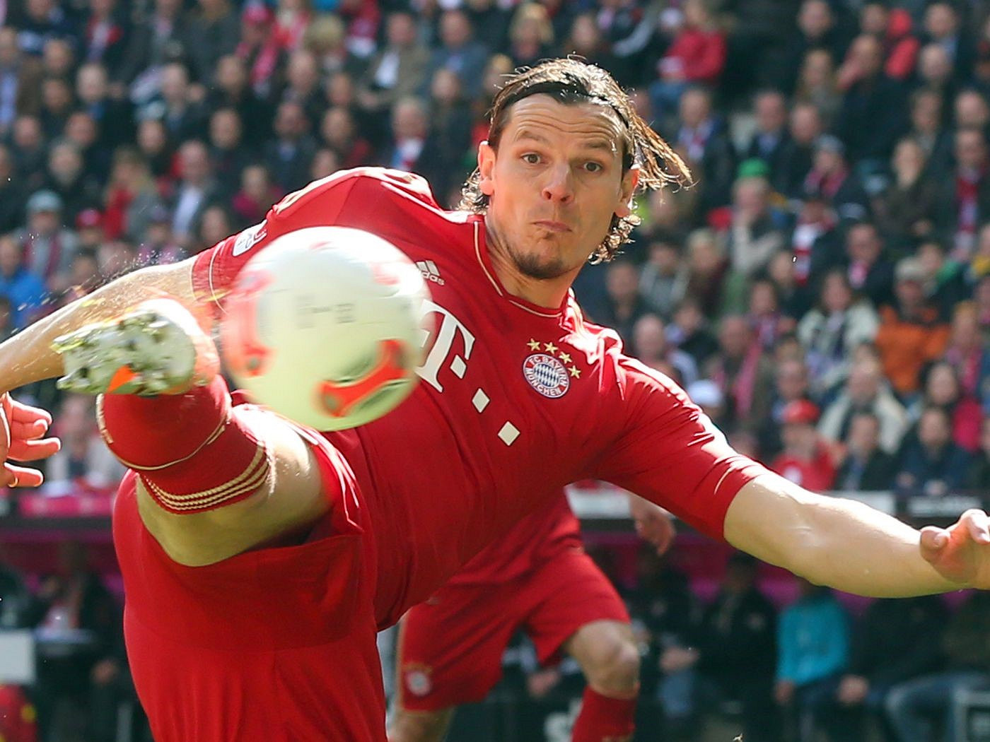 空中屏障刀鋒鐵衛，增能範比滕閃亮登場