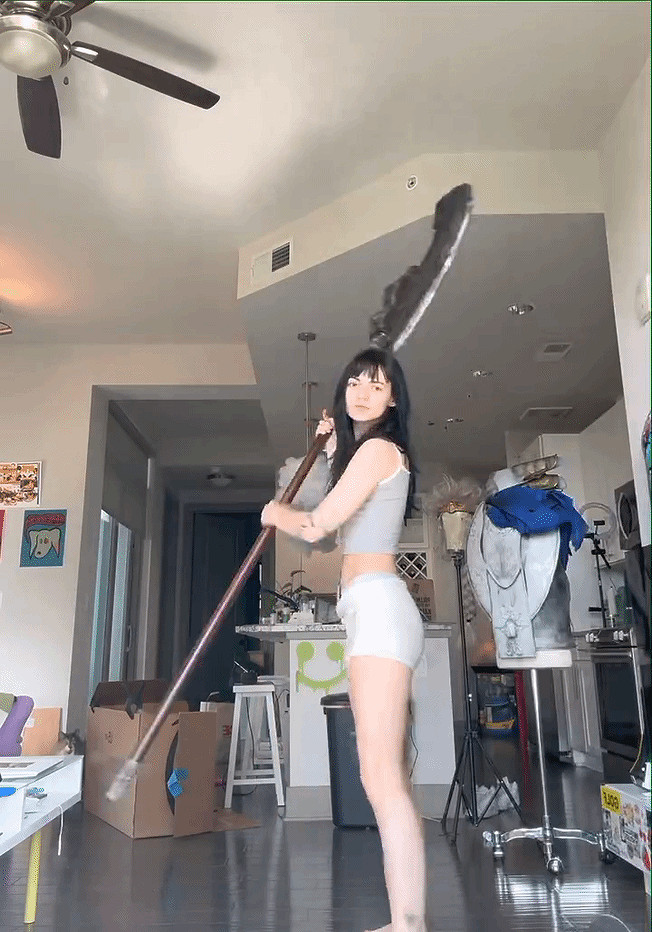 飯製《艾爾登法環》葛孚雷的巨斧 尺寸巨大比小姐姐還高