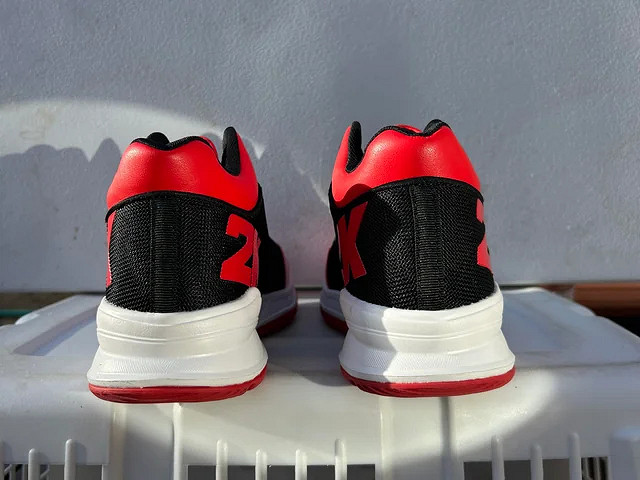 動手能力真強!《NBA 2K24》粉絲自製"2K Generic"鞋 動手能力真強!《NBA 2K24》粉絲自製"2K Generic"鞋