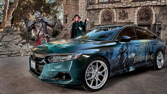 國外小姐姐COS《艾爾登法環》梅琳娜 坐在車內好愜意