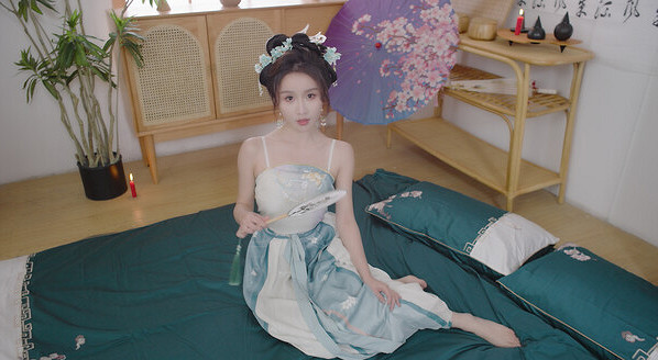 類完蛋的戀愛模擬遊戲,終究還是卷到靠AV女優營銷