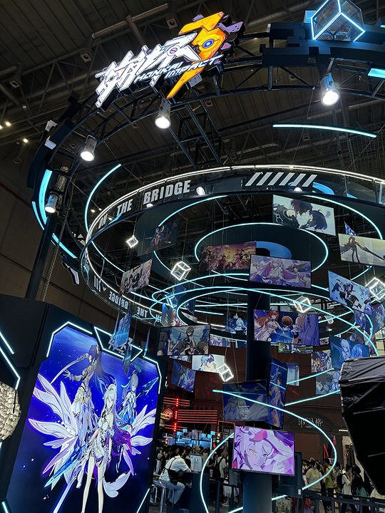 BW 2024：《崩壞3》展區科技感拉滿！超帥痛車亮相！