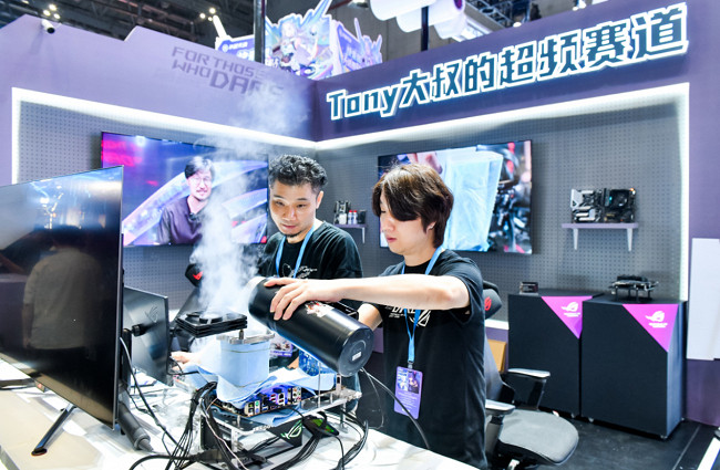 競無止境，信仰集結！ROG玩家國度電競神裝嗨翻BW 2024