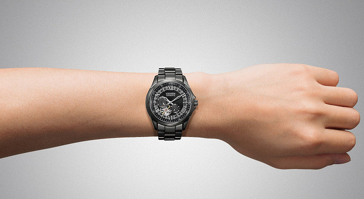 《尼爾:自動人形》連動西鐵城推新腕表 酷炫精致 《尼爾:自動人形》連動西鐵城推新腕表 酷炫精致