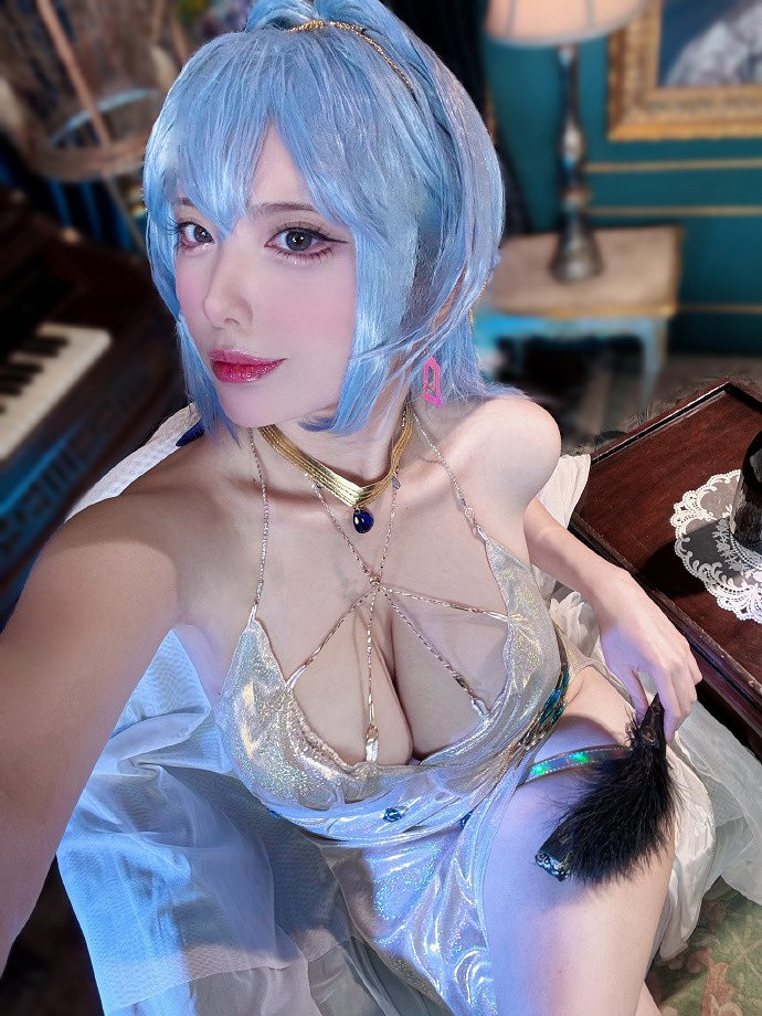 韓國小姐姐COS《妮姬：勝利女神》 超犯規身材太辣了