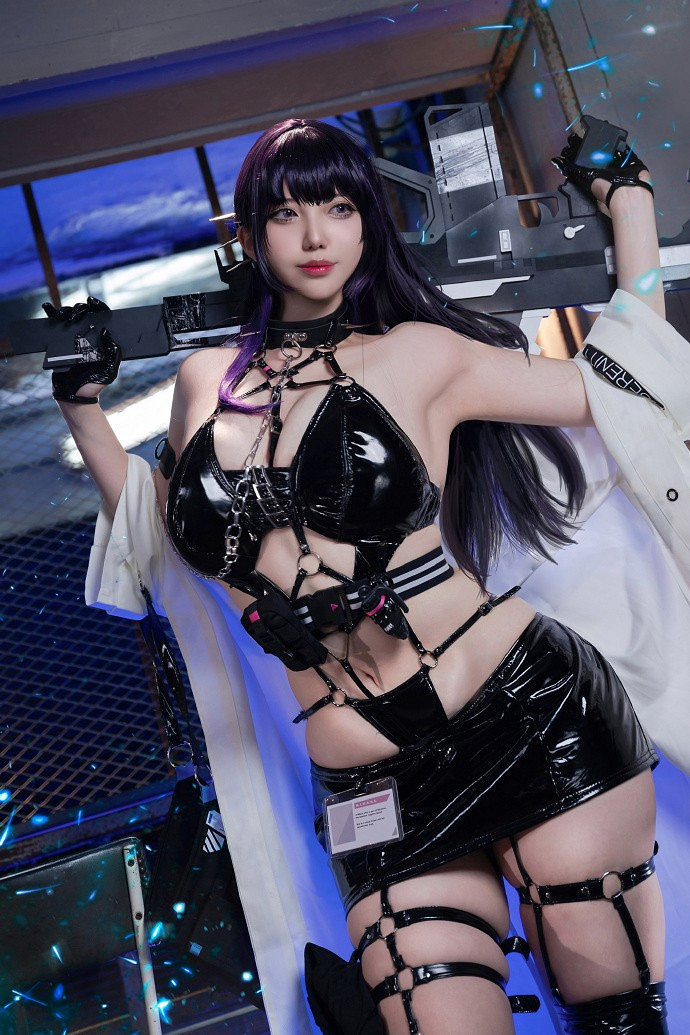 韓國小姐姐COS《妮姬：勝利女神》 超犯規身材太辣了