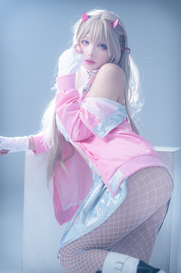 島國辣妹COS《妮姬：勝利女神》 超Q彈大歐派美炸！