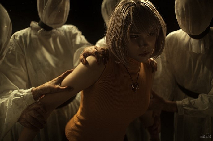 《生化4RE》阿什莉COS 小姐姐被異教徒抓走撕扯按倒