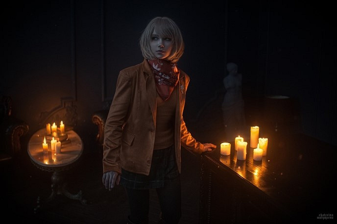 《生化4RE》阿什莉COS 小姐姐被異教徒抓走撕扯按倒