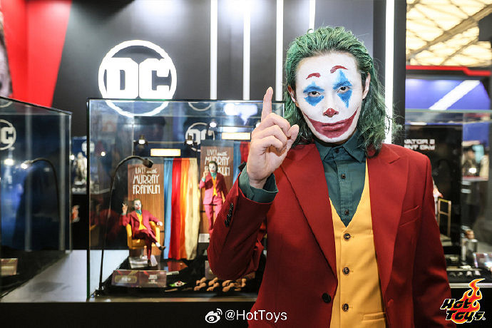 CJ24:Hot Toys《死侍與金剛狼》 1:1雕像震撼登場! CJ24:Hot Toys《死侍與金剛狼》 1:1雕像震撼登場!