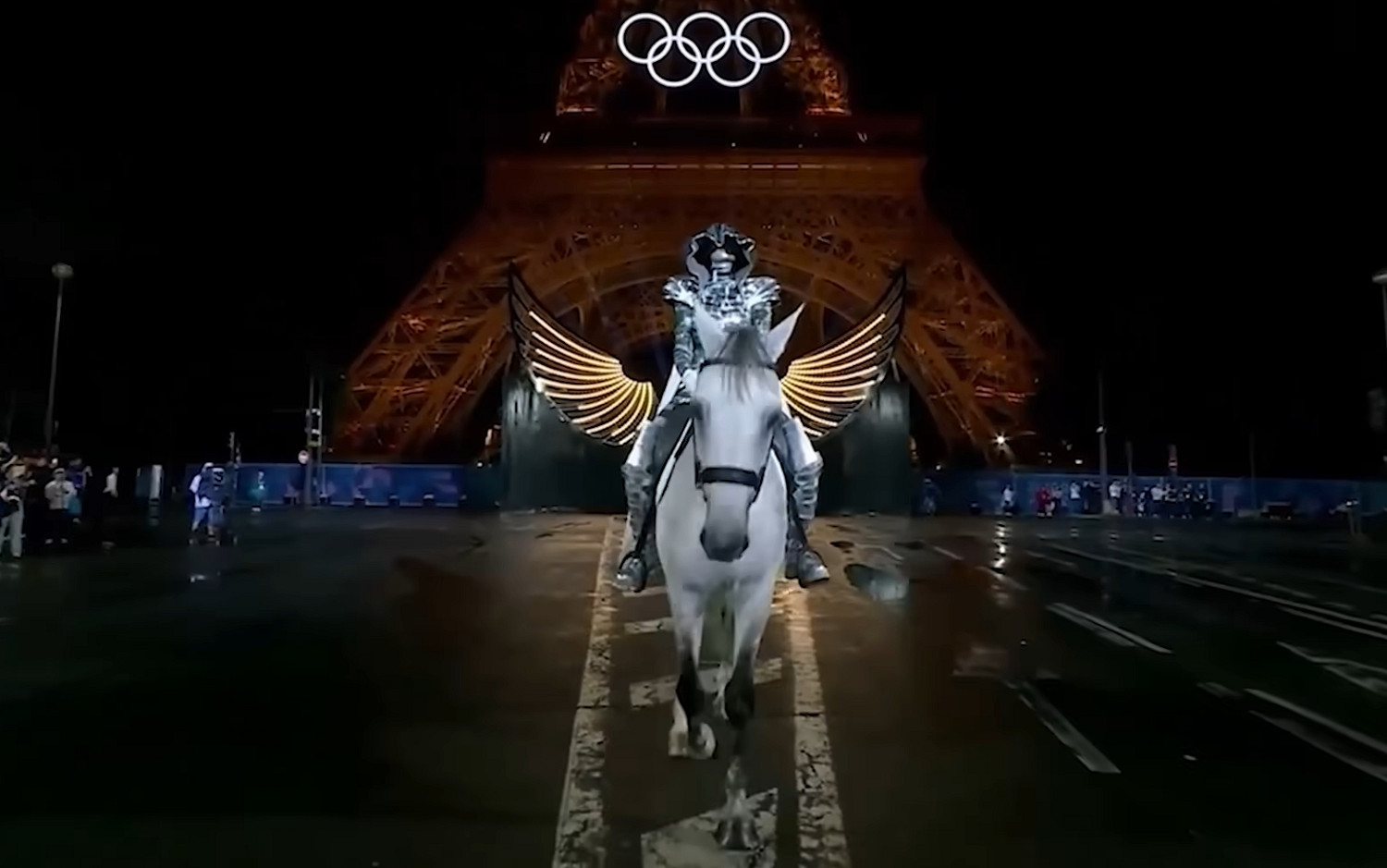 巴黎奧運會開幕式驚現《刺客教條》!飛躍塞納河畔! 巴黎奧運會開幕式驚現《刺客教條》!飛躍塞納河畔!