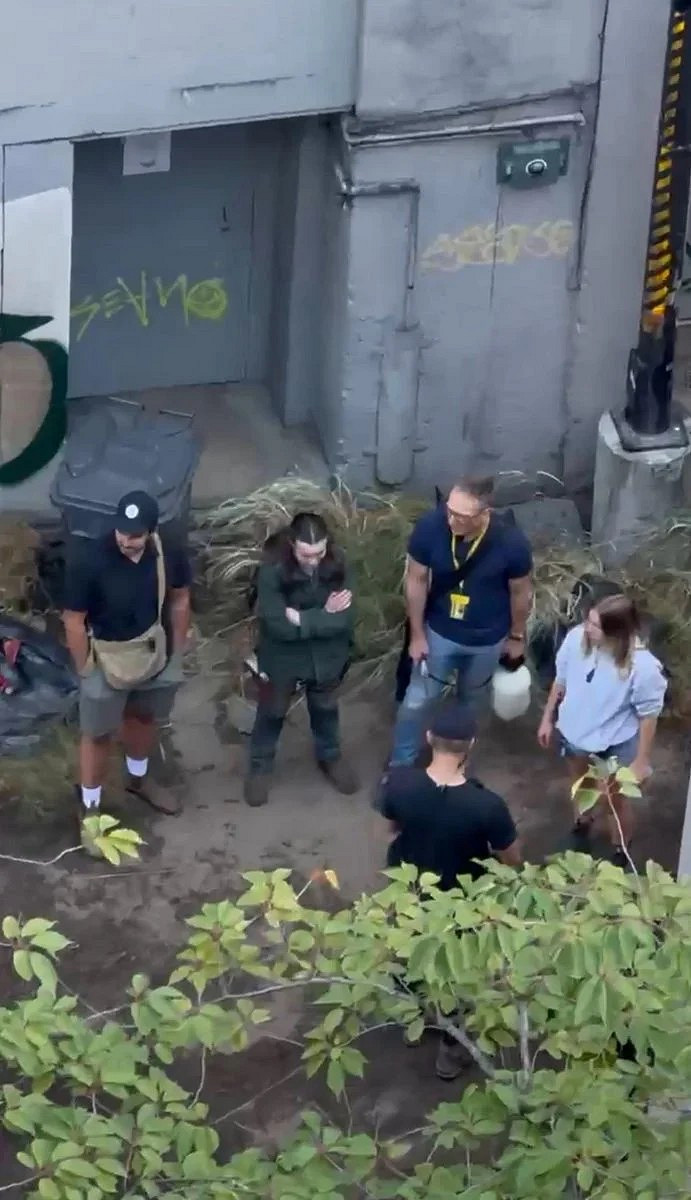 《最後生還者》第二季曝新片場照 艾莉和傑西亮相！