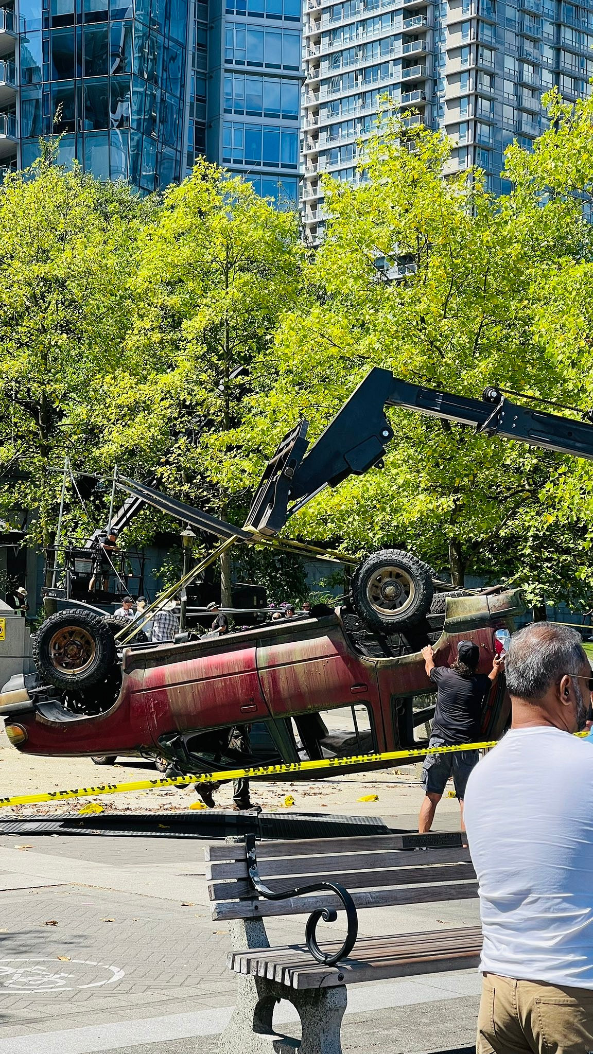 《最後生還者》第二季曝新片場照 艾莉和傑西亮相！