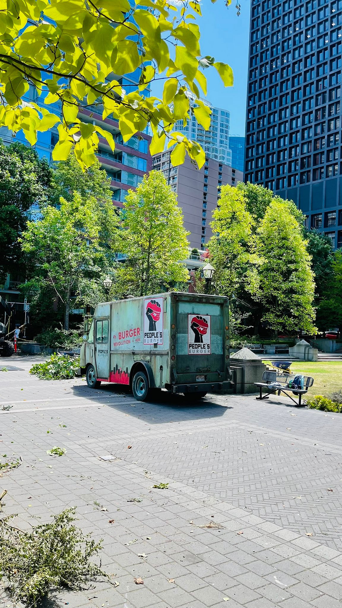 《最後生還者》第二季曝新片場照 艾莉和傑西亮相！