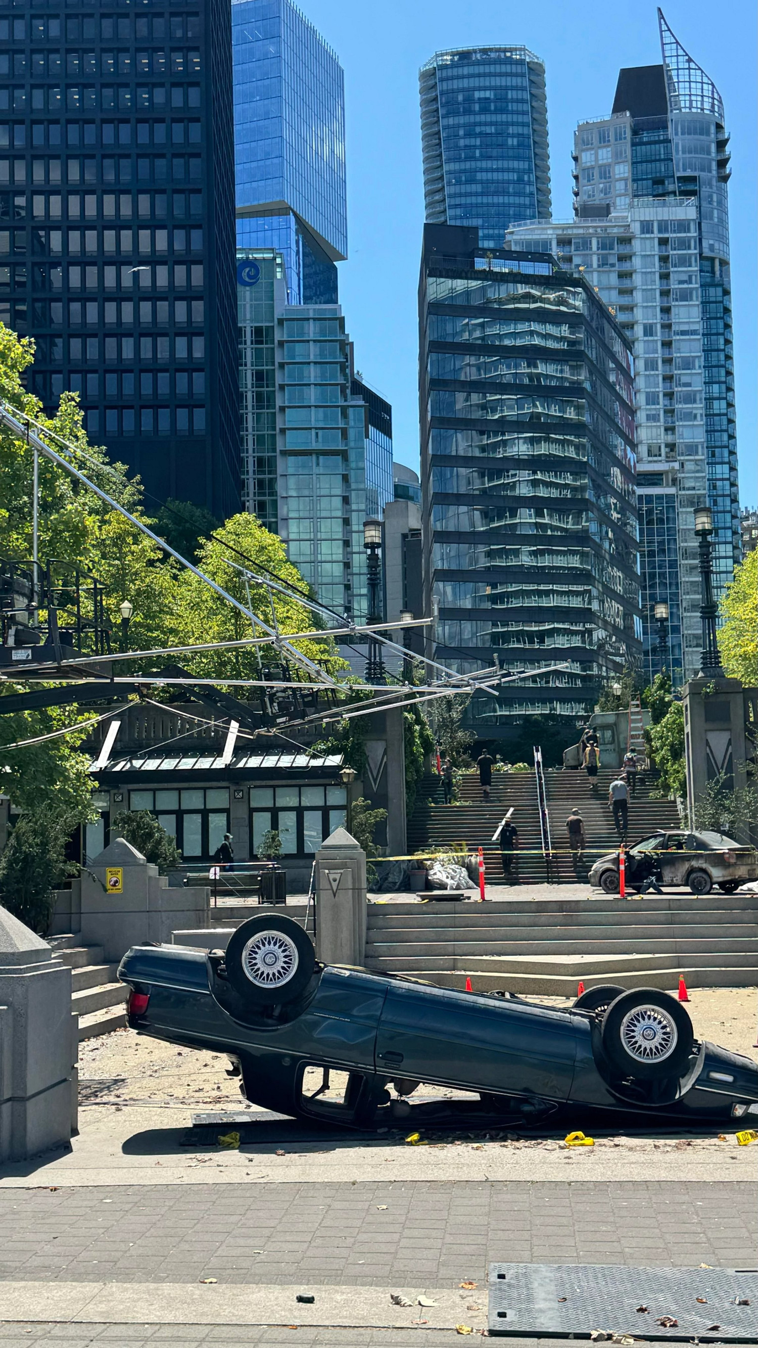 《最後生還者》第二季曝新片場照 艾莉和傑西亮相！