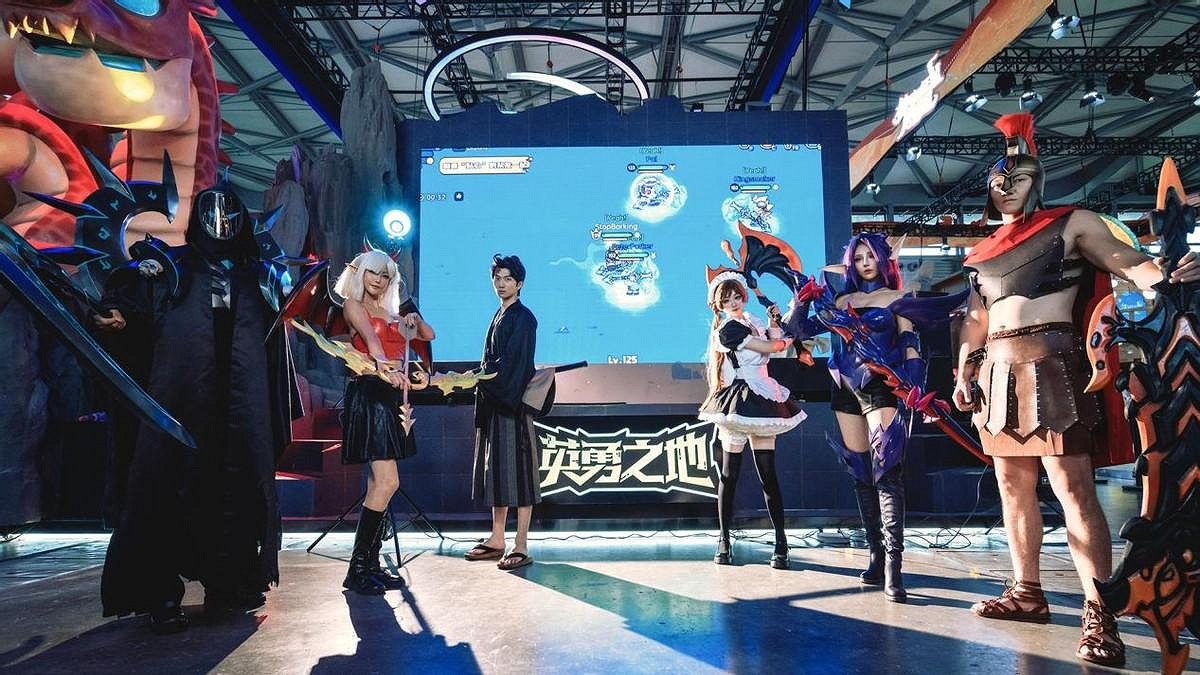 巨大魔龍吸引玩家排隊，這款連線遊戲真就那麽值得試玩?