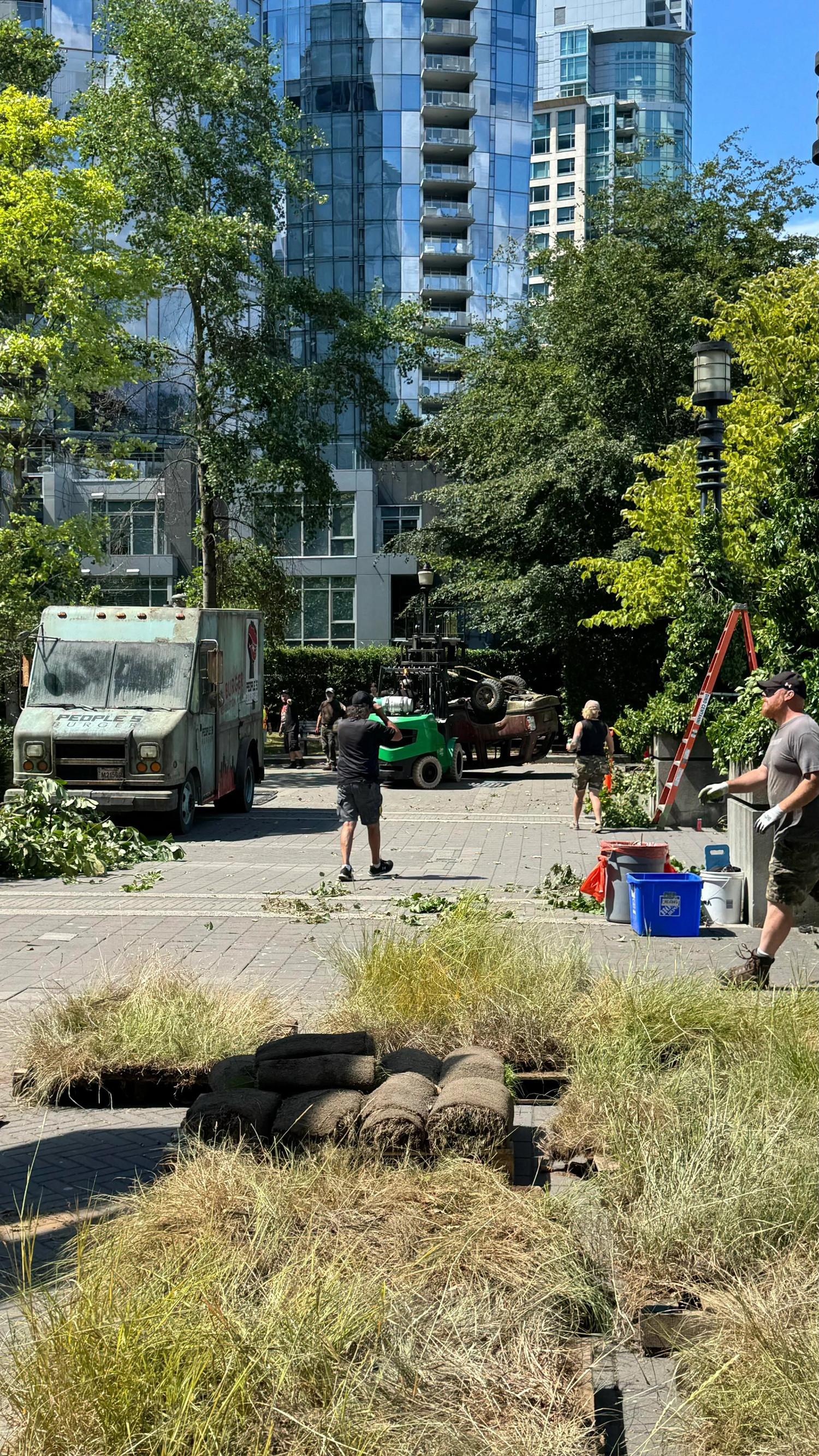 《最後生還者》第二季曝新片場照 艾莉和傑西亮相！