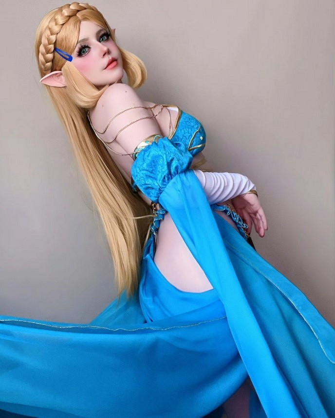 巴西小姐姐COS泳裝塞爾達公主 傲人身材大膽露出！