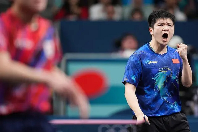 樊振東逆轉張本智和,晉級巴黎奧運會乒乓球男單四強 樊振東逆轉張本智和,晉級巴黎奧運會乒乓球男單四強
