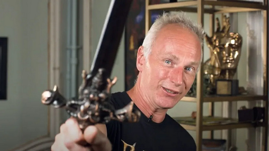 拉瑞安總監承諾下一部作品會“又大又好” 但需要時間