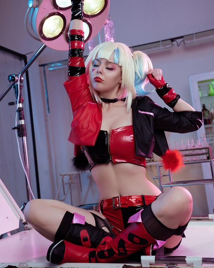 俄羅斯辣妹COS《輻射》女角色 熱辣身材讓人大飽眼福