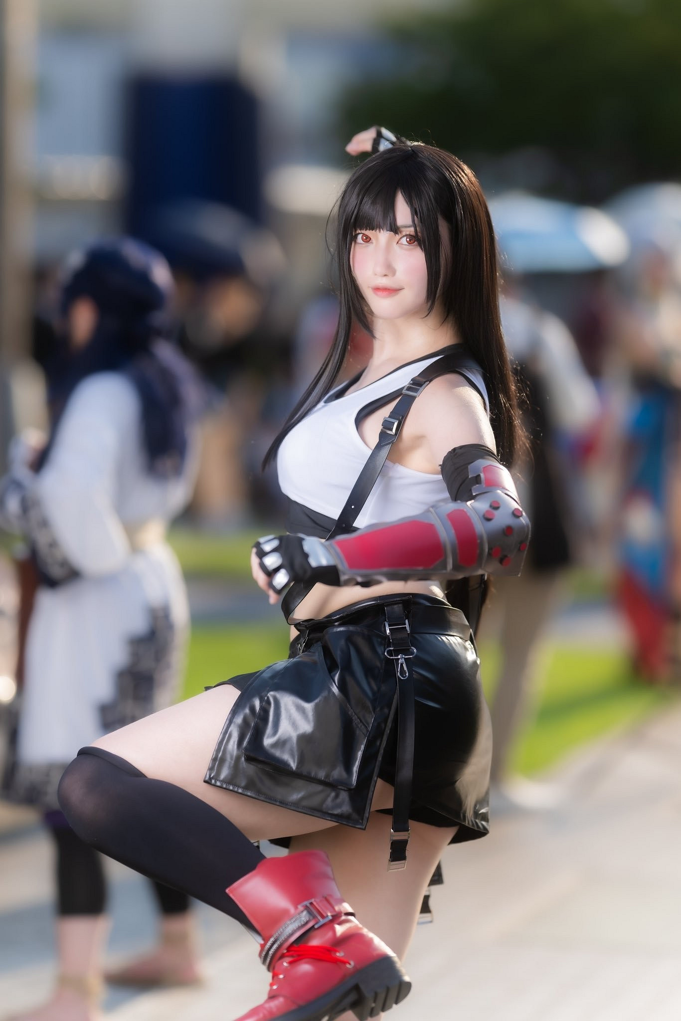 島國小姐姐COS《FF7：重生》蒂法 這美腿也太猛了！