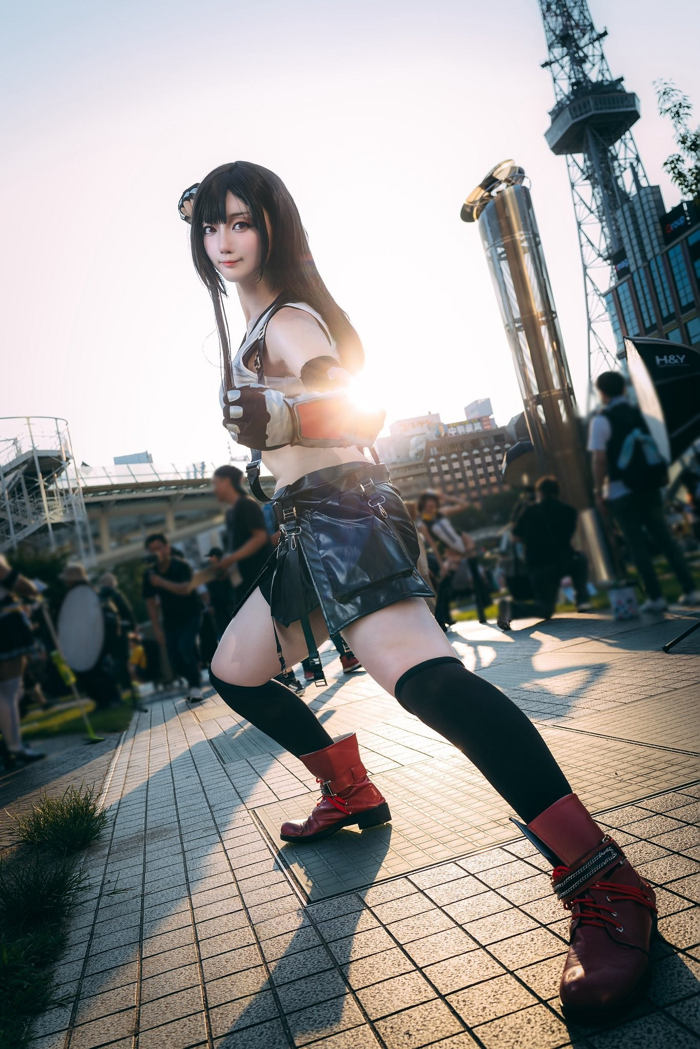 島國小姐姐COS《FF7：重生》蒂法 這美腿也太猛了！