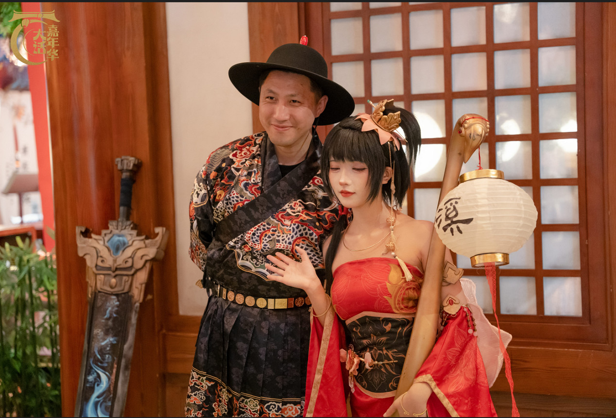 大話嘉年華首日霸榜長安熱搜!何大雷帶大家一探究竟!