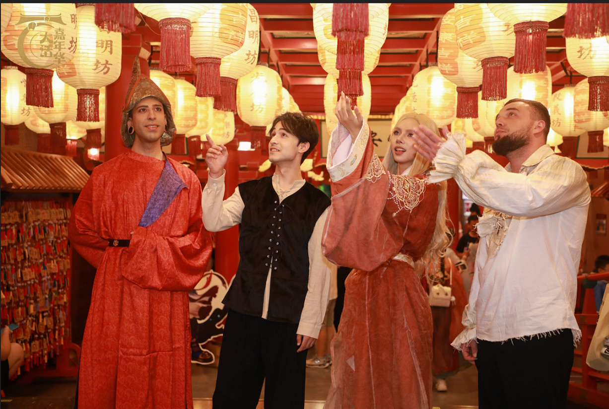 大話嘉年華首日霸榜長安熱搜!何大雷帶大家一探究竟!