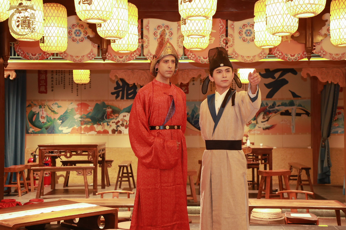 大話嘉年華首日霸榜長安熱搜!何大雷帶大家一探究竟!