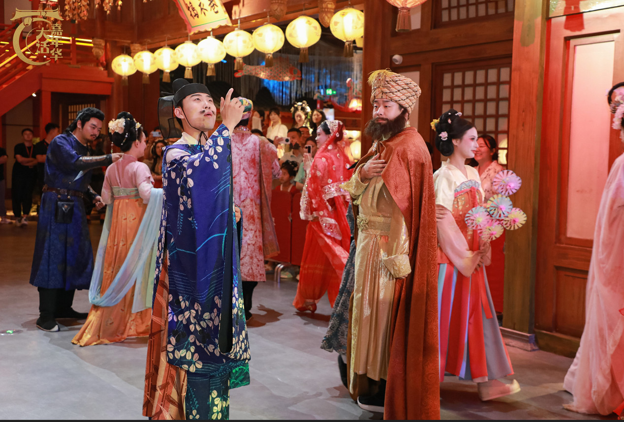 大話嘉年華首日霸榜長安熱搜!何大雷帶大家一探究竟!