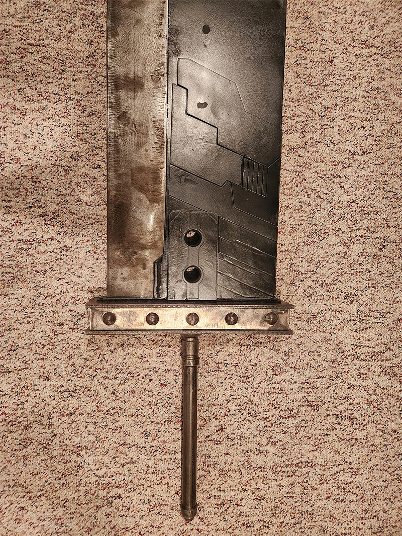 造型逼真！《最終幻想7》粉絲打造現實生活中的剋星劍