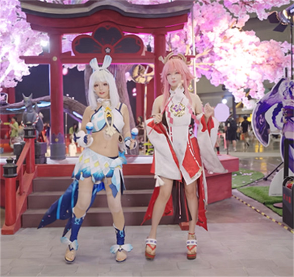 大偉哥真情流露，檢察官Cos芙寧娜